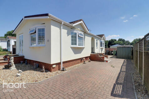 Residential Park, Luton 2 bed park home for sale