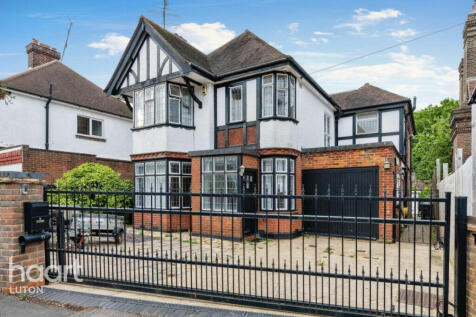 Whitehill Avenue, Luton 4 bed detached house for sale
