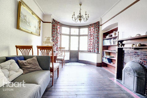6 bedroom semi-detached house for sale