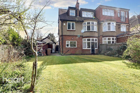 6 bedroom semi-detached house for sale