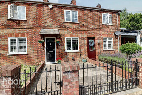 2 bedroom terraced house for sale