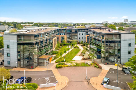 Wokingham Road, BRACKNELL 2 bed flat for sale