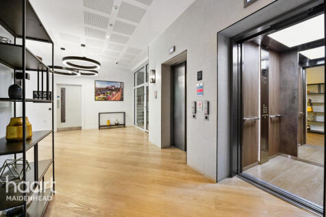 Memorial Avenue, Slough 2 bed apartment for sale