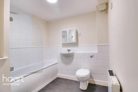 St Peters Street, Maidstone 2 bed apartment for sale