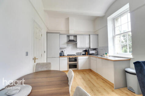 St Andrews Park, Maidstone 2 bed apartment for sale
