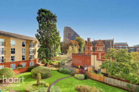 Bambridge Court, Maidstone 2 bed apartment for sale