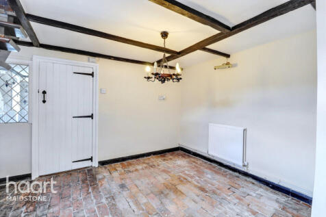 Windmill Hill, Maidstone 2 bed cottage for sale