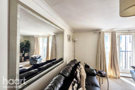 Bambridge Court, Maidstone 2 bed apartment for sale