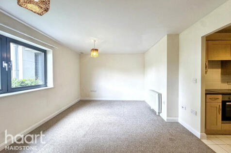 Mckenzie Court, Maidstone 2 bed apartment for sale