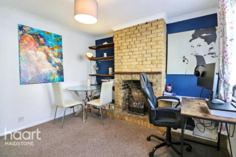 Victoria Street, Aylesford 2 bed terraced house for sale