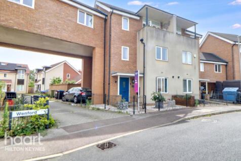 5 bedroom semi-detached house for sale