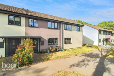 St Lucia Park, Bordon 3 bed terraced house for sale
