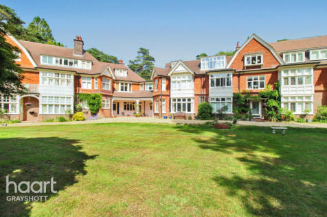 Tilford Road, Hindhead 3 bed maisonette for sale