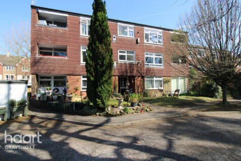 Heather Way, Hindhead 2 bed apartment for sale