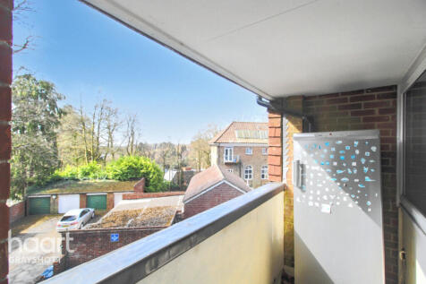 Heather Way, Hindhead 2 bed apartment for sale