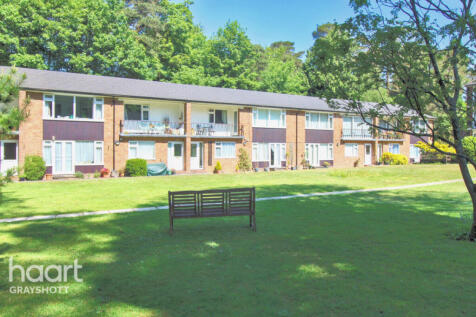 Beacon Hill Court, Hindhead 2 bed maisonette for sale