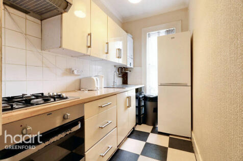 2 bedroom maisonette for sale