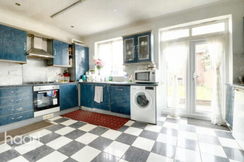 Westbury Avenue, Southall 5 bed terraced house for sale