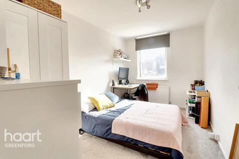 Friendship Walk, Northolt 3 bed terraced house for sale