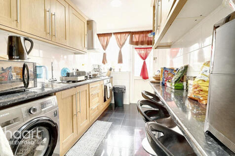 Friendship Walk, Northolt 3 bed terraced house for sale