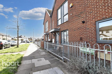 Windmill Lane, Greenford 3 bed terraced house for sale