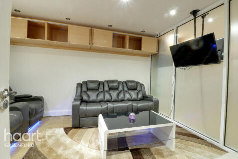 Arrowscout Walk, Northolt 4 bed terraced house for sale