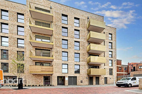 6 Selbourne Avenue, Hounslow 1 bed apartment for sale
