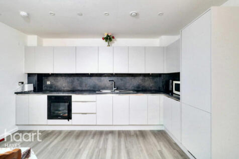 6 Selbourne Avenue, Hounslow 1 bed apartment for sale