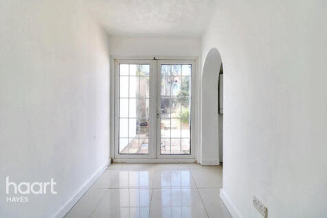 Cromwell Road, Hayes 2 bed terraced house for sale