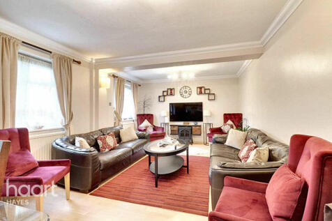 Radcliffe Way, NORTHOLT 3 bed flat for sale