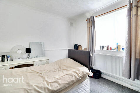 Evergreen Way, Hayes 1 bed flat for sale