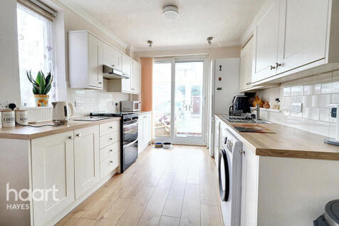 2 bedroom semi-detached bungalow for sale