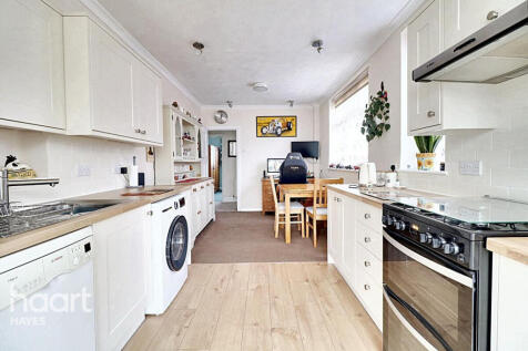 2 bedroom semi-detached bungalow for sale