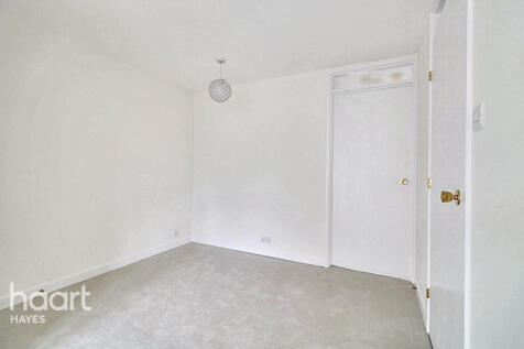 1 bedroom maisonette for sale