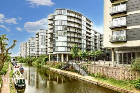 Station Approach, Hayes 3 bed apartment for sale