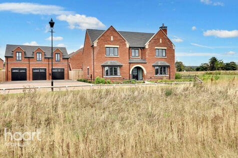 6 bedroom detached house for sale