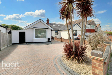 2 bedroom semi-detached bungalow for sale