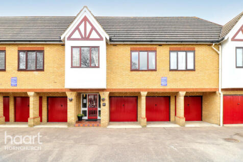 Grenfell Avenue, Hornchurch 1 bed flat for sale