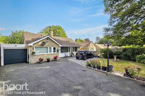 High Street, Blunsdon 3 bed detached bungalow for sale