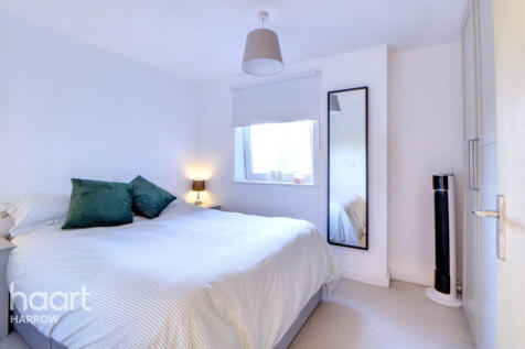 Kenton Road 1 bed flat for sale