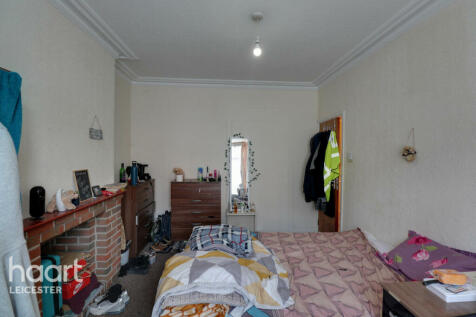 5 bedroom terraced house for sale