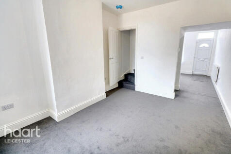 Pool Road, Leicester 2 bed terraced house for sale