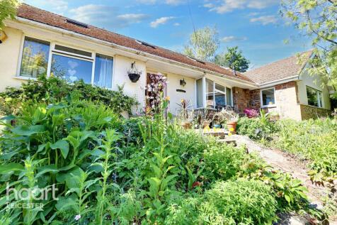 Markfield Road, Leicester 4 bed detached house for sale