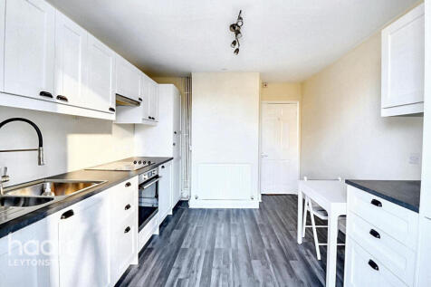 High Road Leytonstone, London 2 bed flat for sale