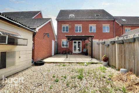 Richard Easten Road, Thetford 3 bed semi