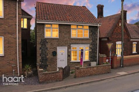 Old Croxton Road, Thetford 2 bed detached house for sale
