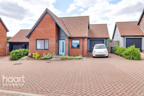 2 bedroom detached bungalow for sale