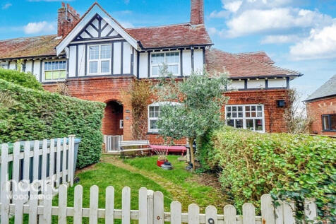 3 bedroom end of terrace house for sale