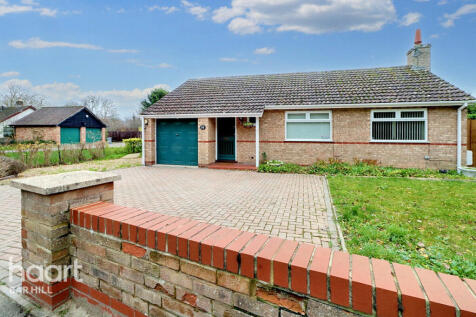4 bedroom detached bungalow for sale