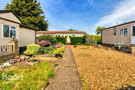 Pine Grove Park, Swavesey 2 bed park home for sale
